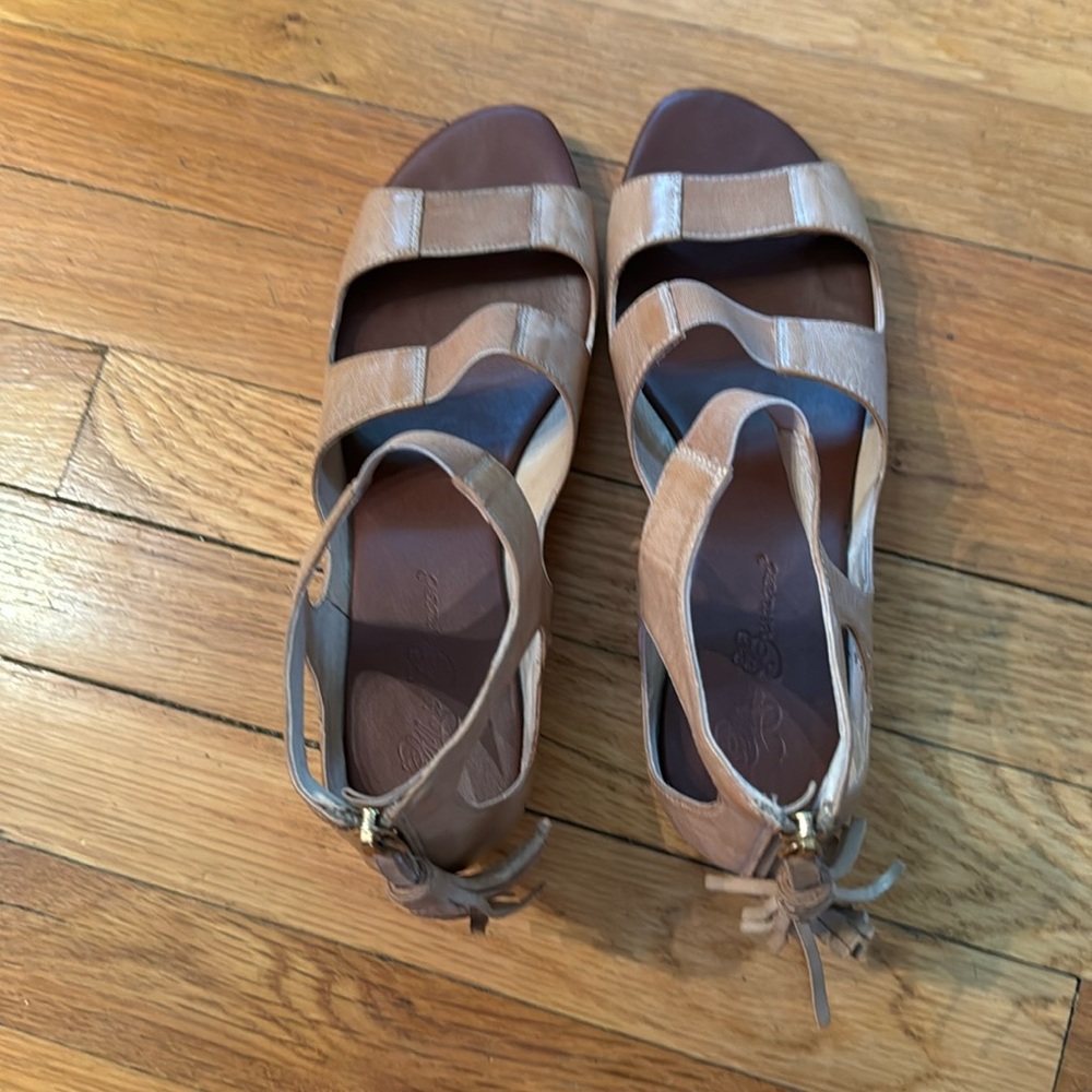 Matt Bernson Shoes, size 9 medium, tan